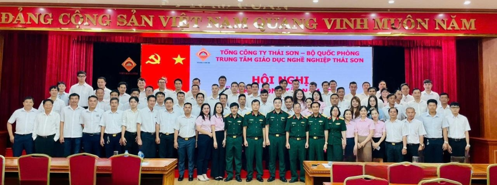 Hội nghị Tổng Công ty Thái Sơn - Bộ Quốc Phòng